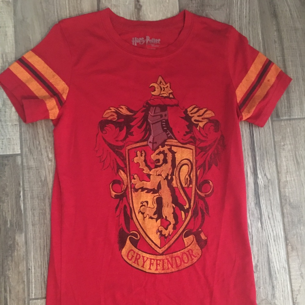 Harry Potter Gryffindor shirt size Small